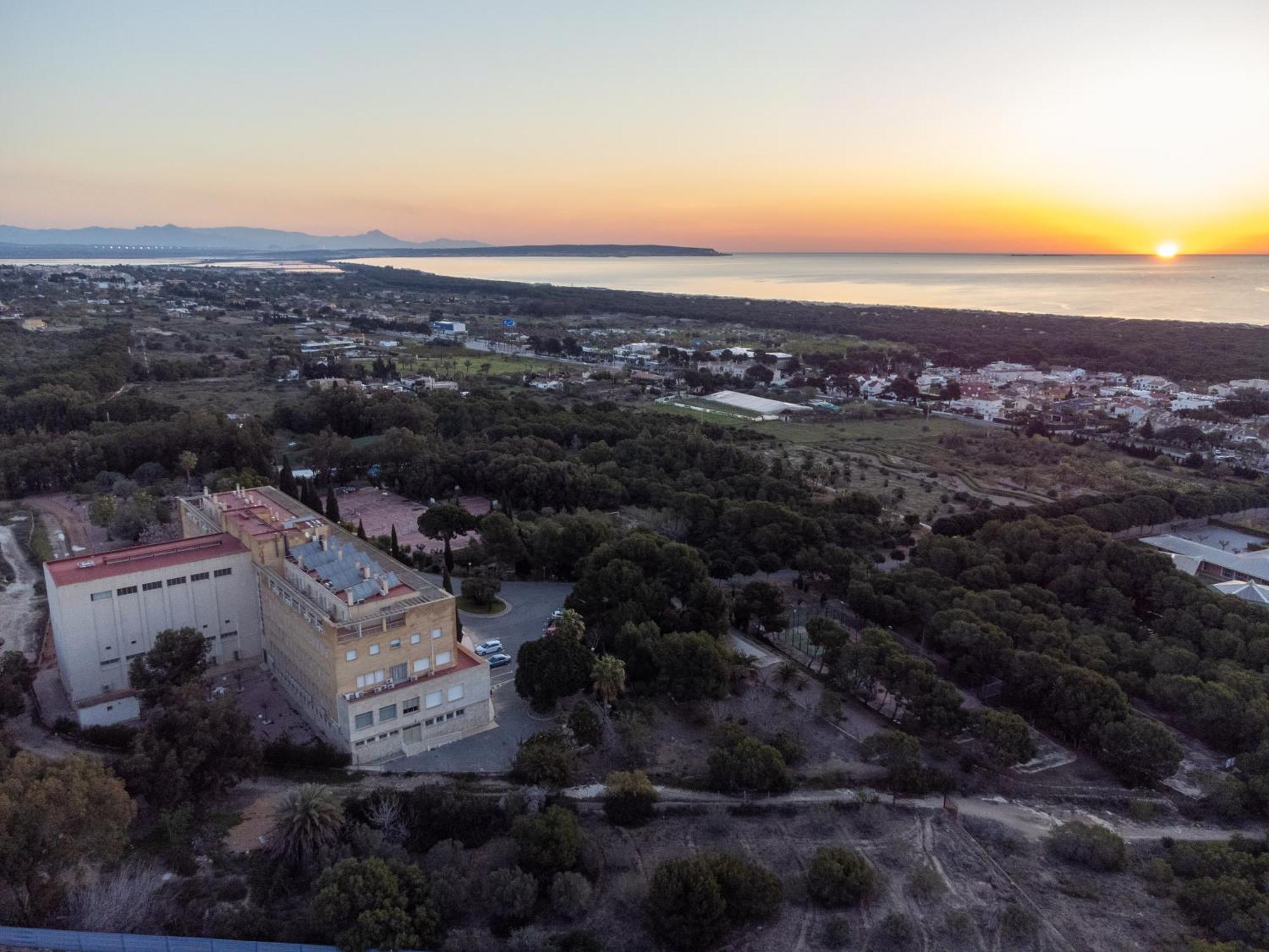 Costablanca Explore Hostel Sports & Events La Mariña Екстериор снимка