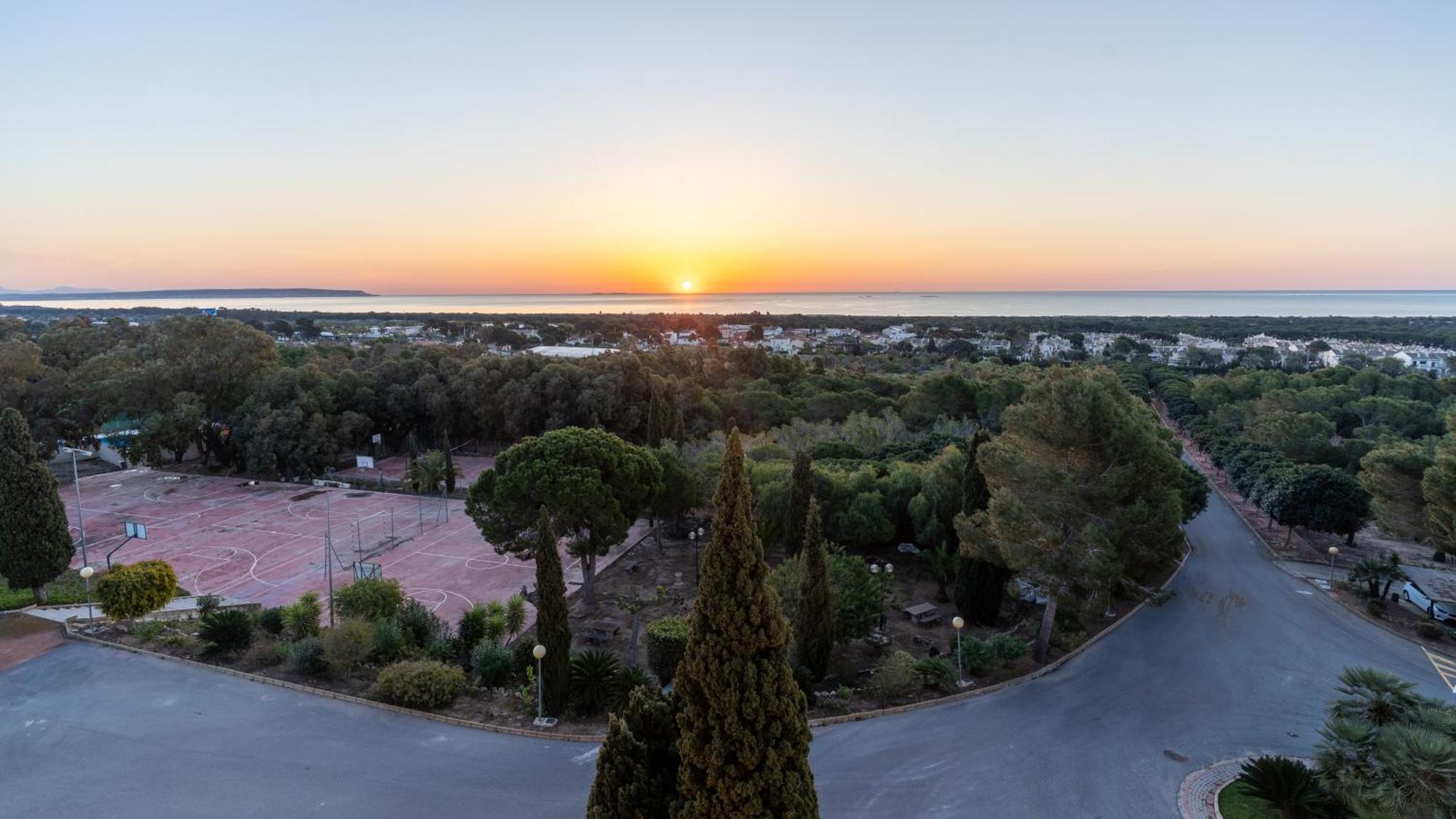 Costablanca Explore Hostel Sports & Events La Mariña Екстериор снимка